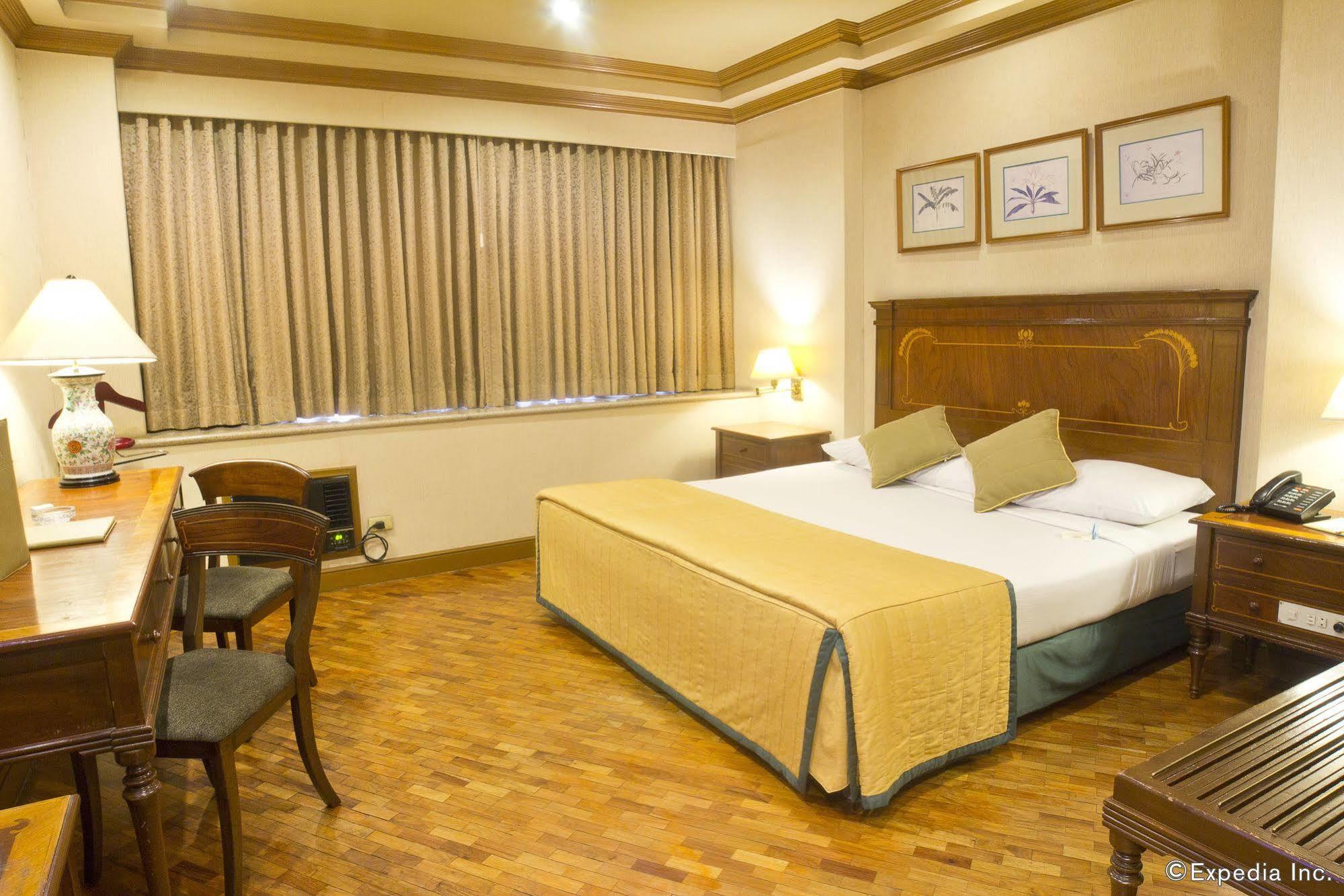 Herald 3* Makati City