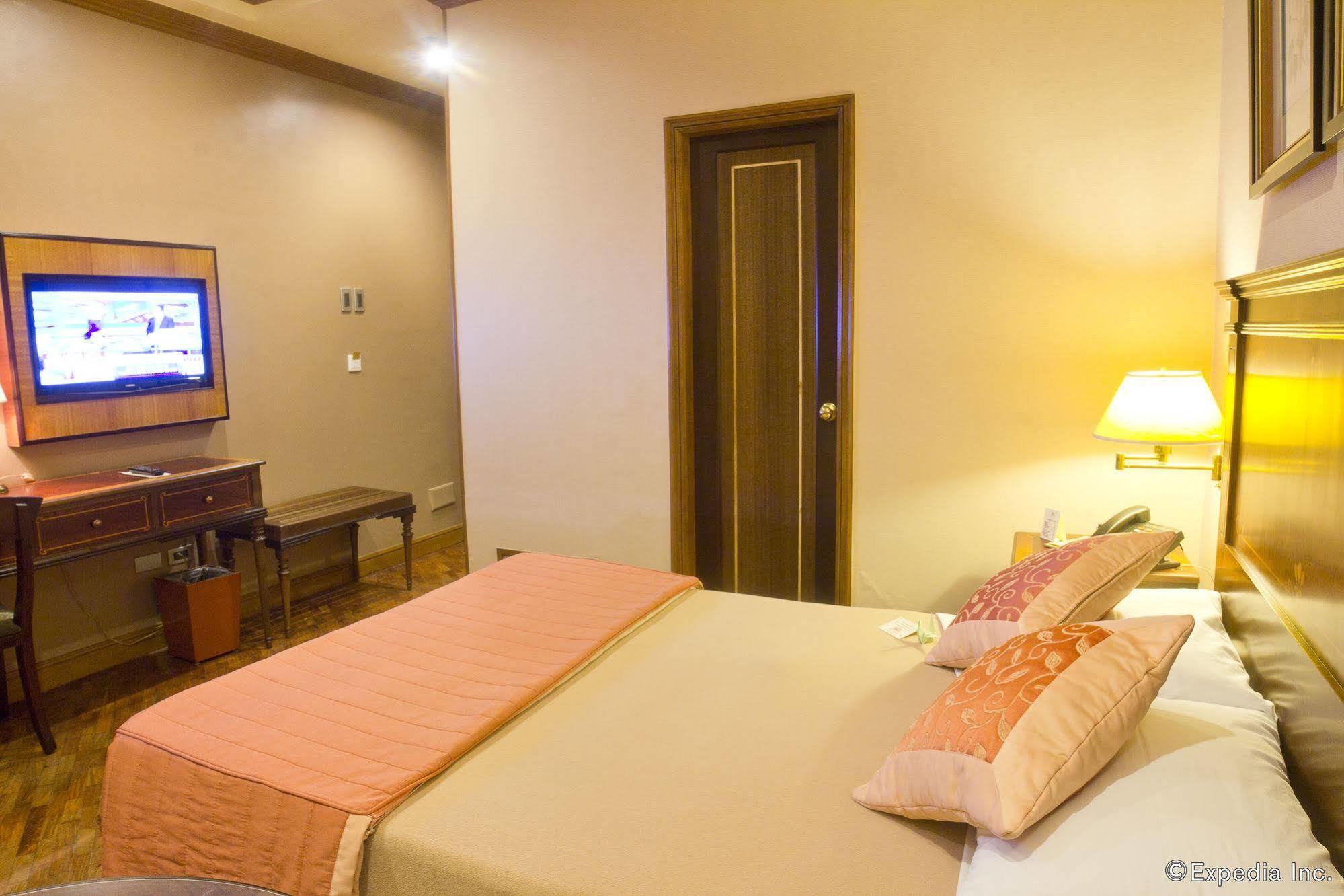 Herald 3* Makati City